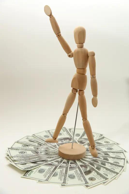 人一旦明白了概率，他就懂得了，赚钱其实就是一个概率事件。

因为没有人能够说尝试