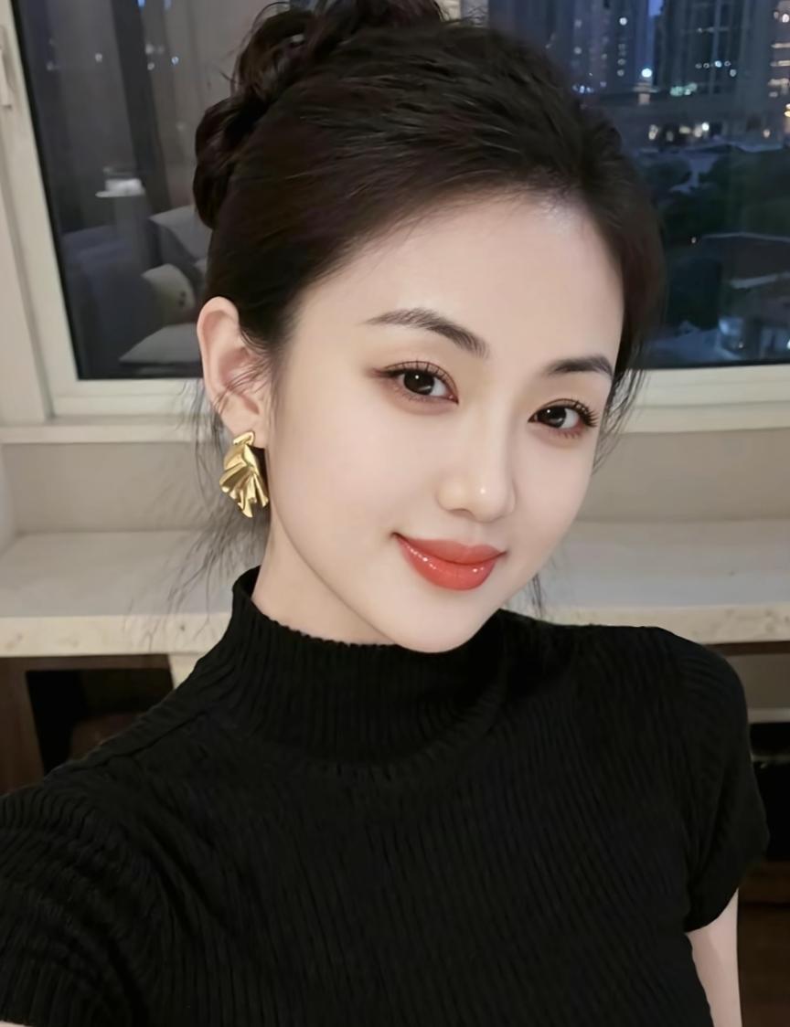 做人实不易，
要清楚自己的所需。
这所需不只是物质，
更是能为大众做贡献。
像科