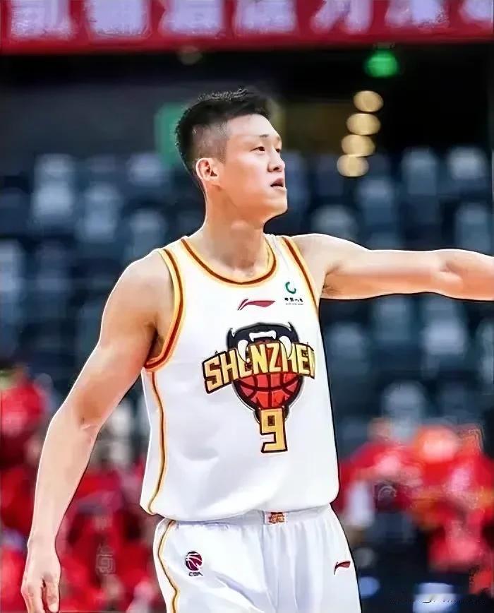 太丢人了！深圳94-99不敌北控，看看数据谁应该来背锅！
周鹏：10中4，拿下1