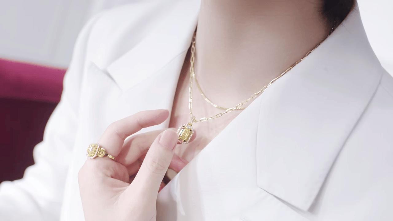 天啦，六福珠宝成毅新片诱惑力拉满了呀…白皙的肌肤，修长的手指…绝美的侧颜