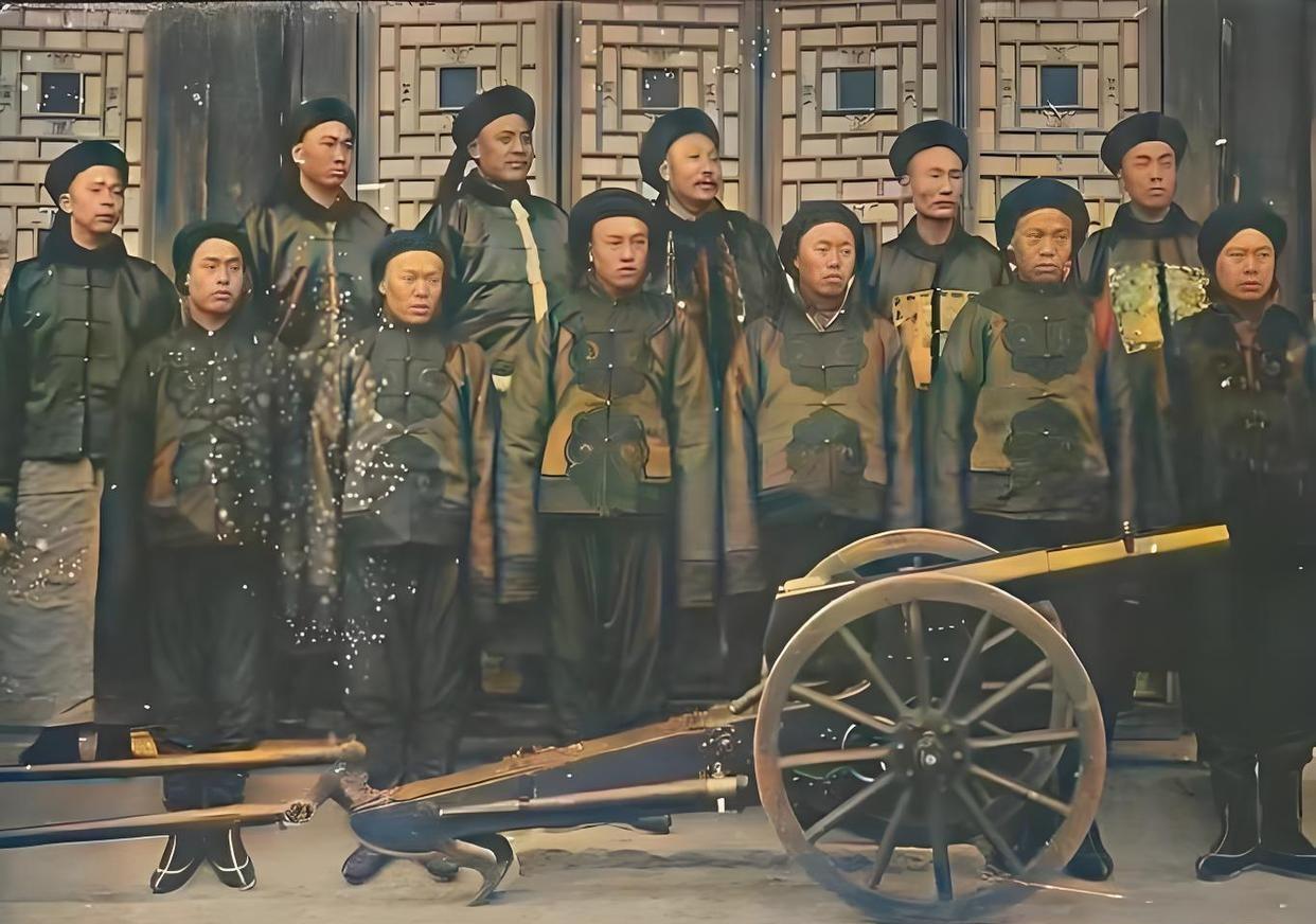 那天徐邦道带260骑冲进山谷，炮打、枪压、马堵，日军退得狼狈。战后查日军报告，说