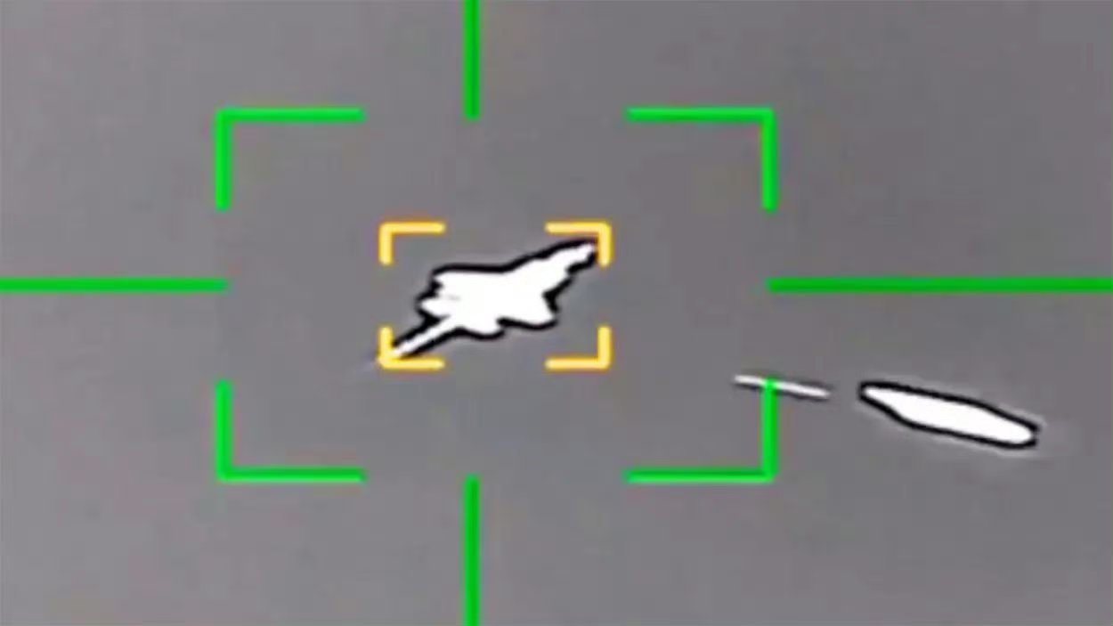 以色列国防军表示，以色列空军1架战斗机遭伊朗防空导弹袭击，机组人员按照既定程序采