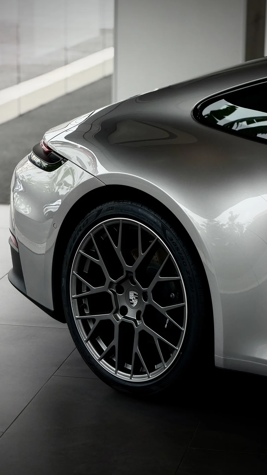 911 GT银·冷调存在