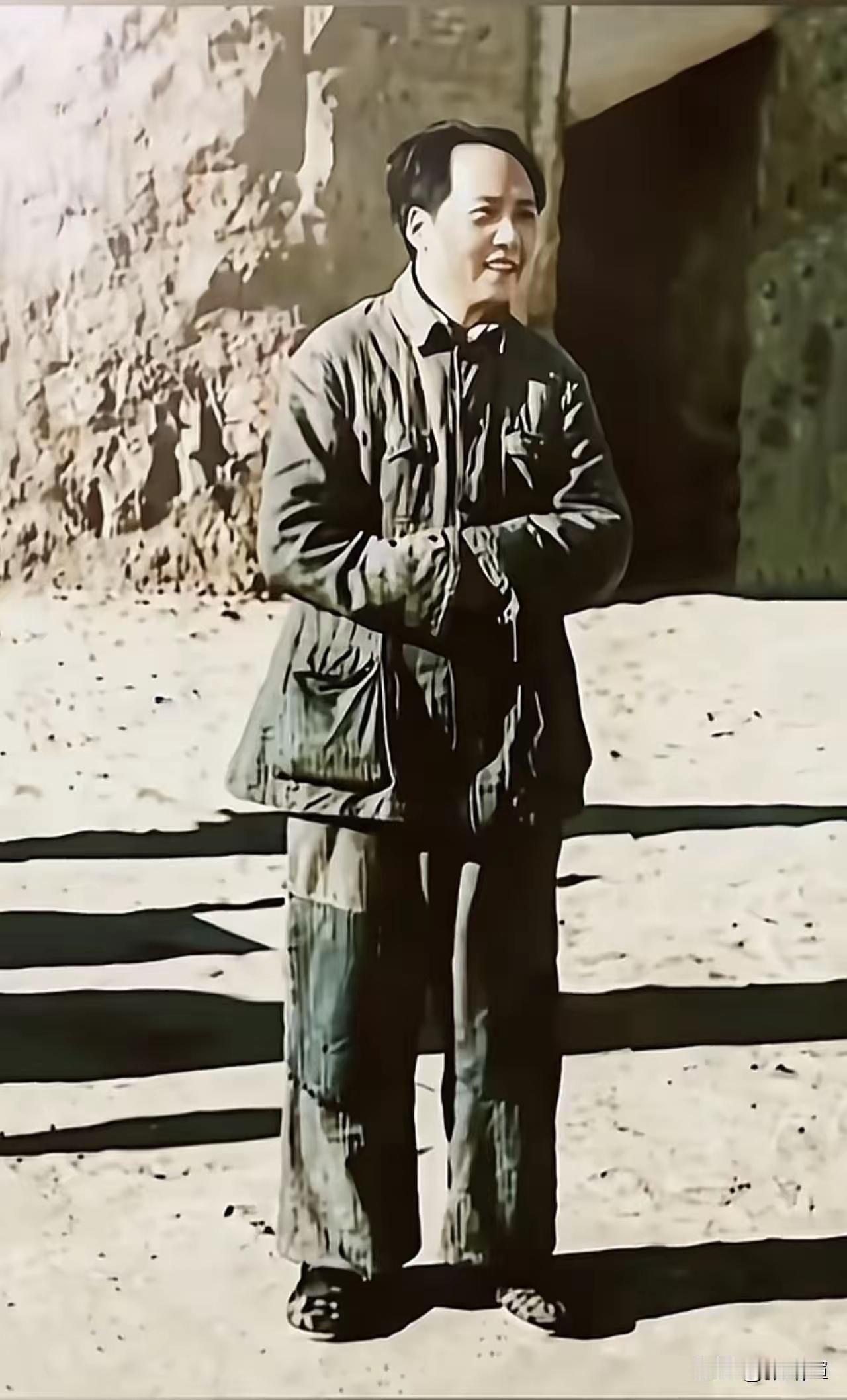 基辛格从巴基斯坦偷偷跑到北京第一次见到毛主席时，他说，我在心里完全被毛主席的人格