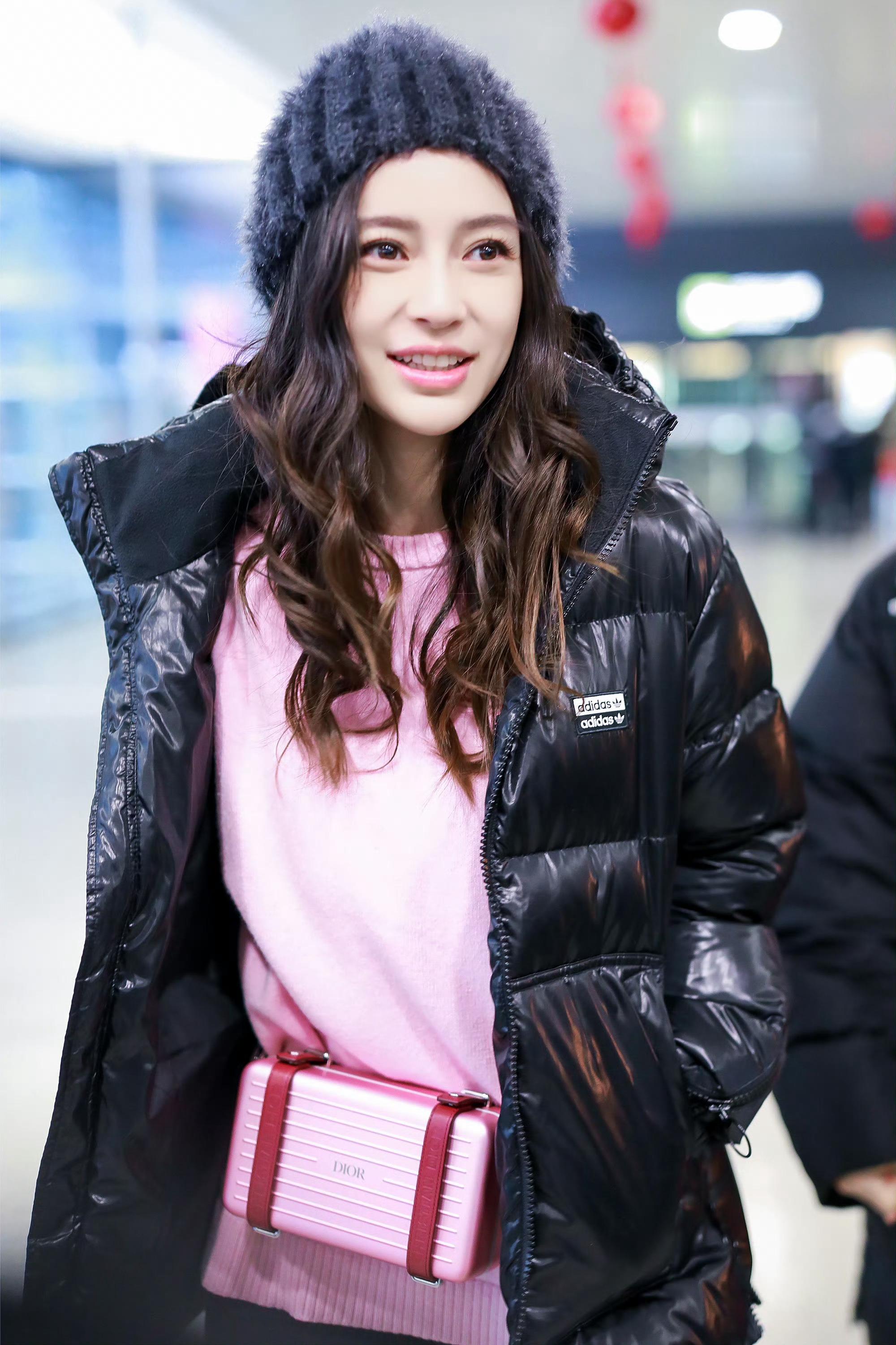 angelababy angelababy “不同蔷薇，你可是明艳从不凋零的玫瑰