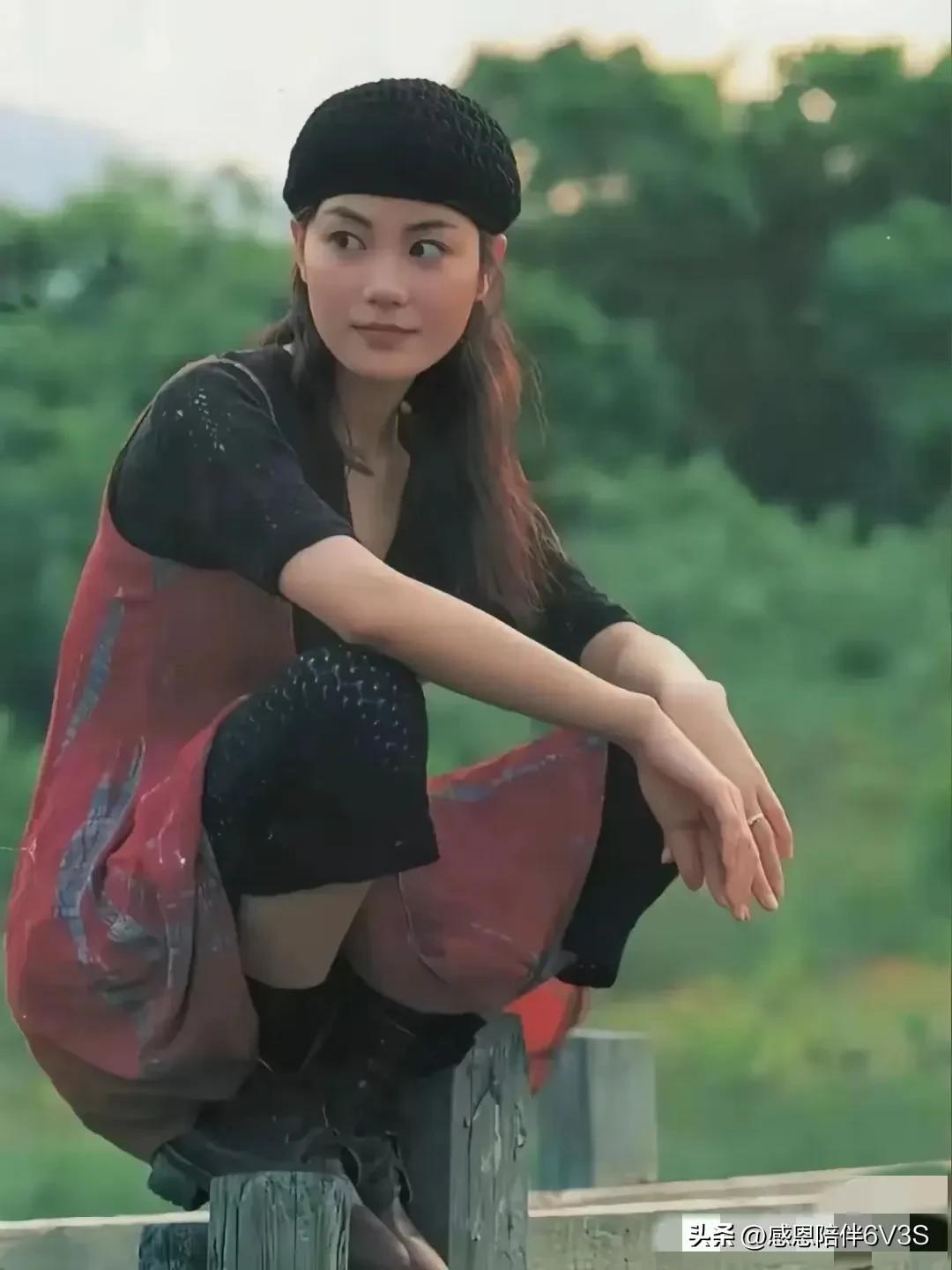 王菲，这位天籁之音的歌手，也有自己的遗憾。她的女儿嫣儿天生有些不足，大女儿的容貌