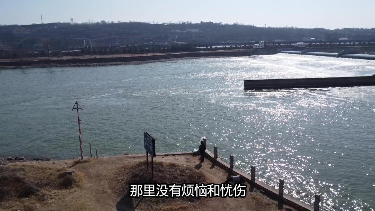 上个月拍了穷人如何过周末，评论区有人质疑我还有周末，哪算穷人。后来才发现，原来大