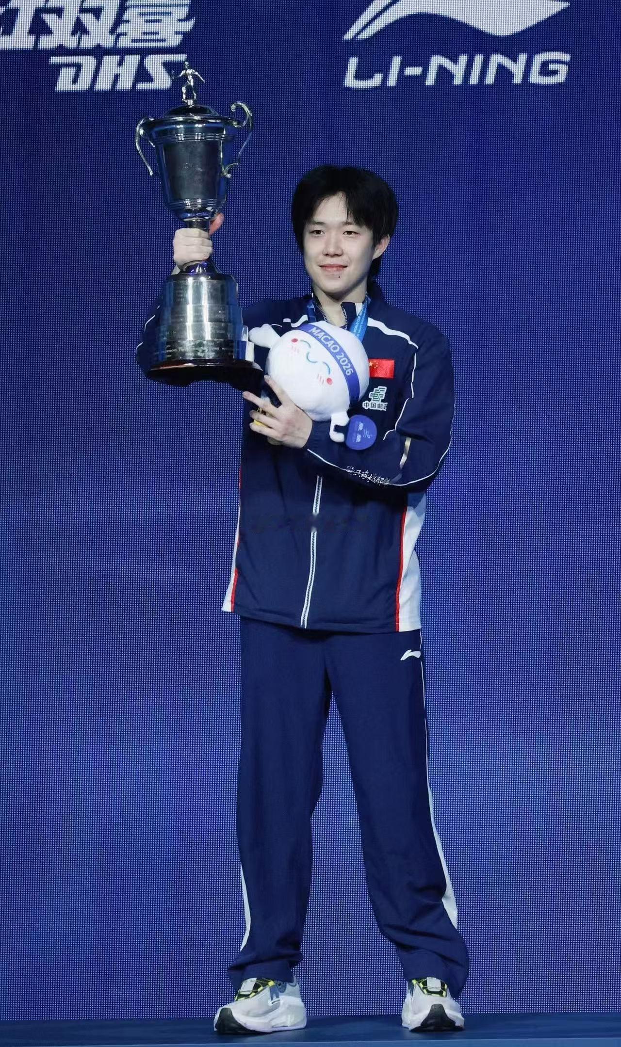 程靖淇说王楚钦完成了从将到帅的蜕变 许多人只看到王楚钦拿WTT新加坡大满贯第五冠
