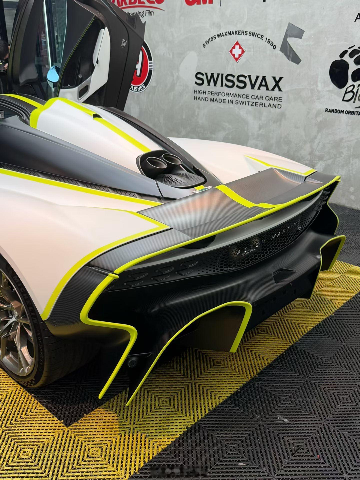 朋友店里贴了一个稀罕物…阿斯顿·马丁 Aston Martin Valhalla