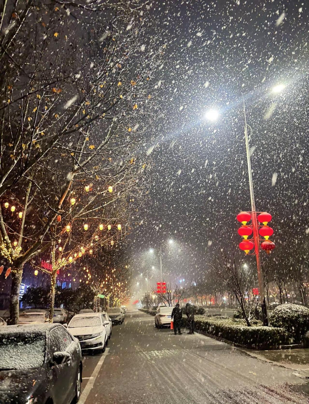 抬头看见了微笑的雪花 漫天大雪纷飞