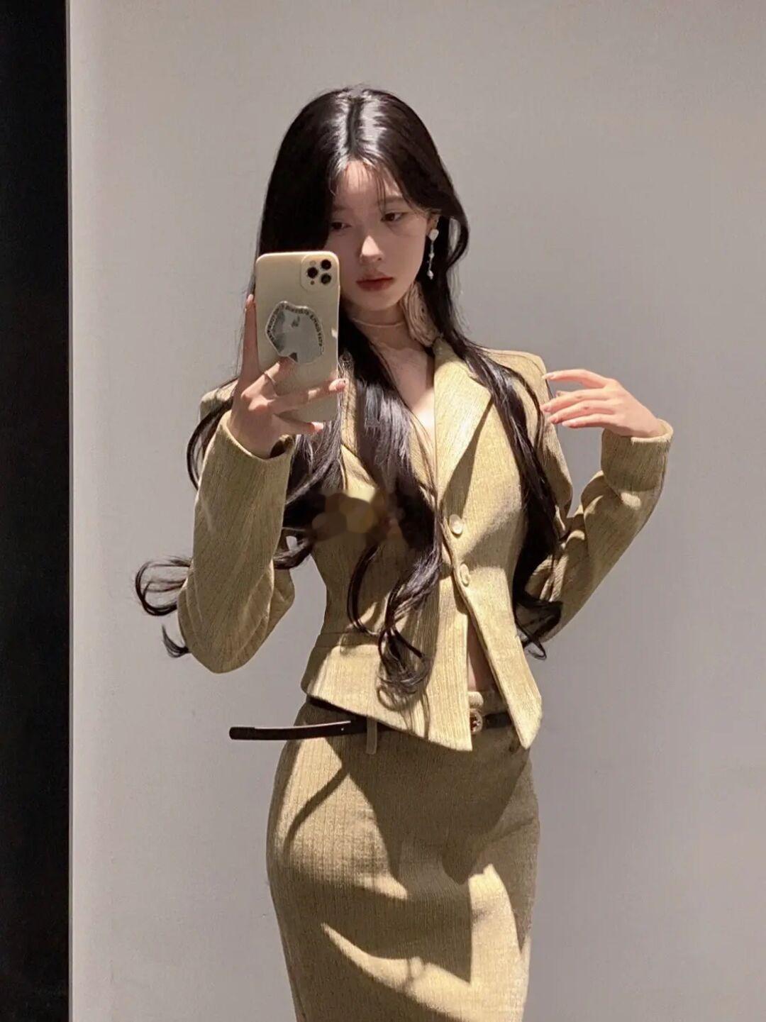 氛围感都是卷发给的 ⋆｡🍂