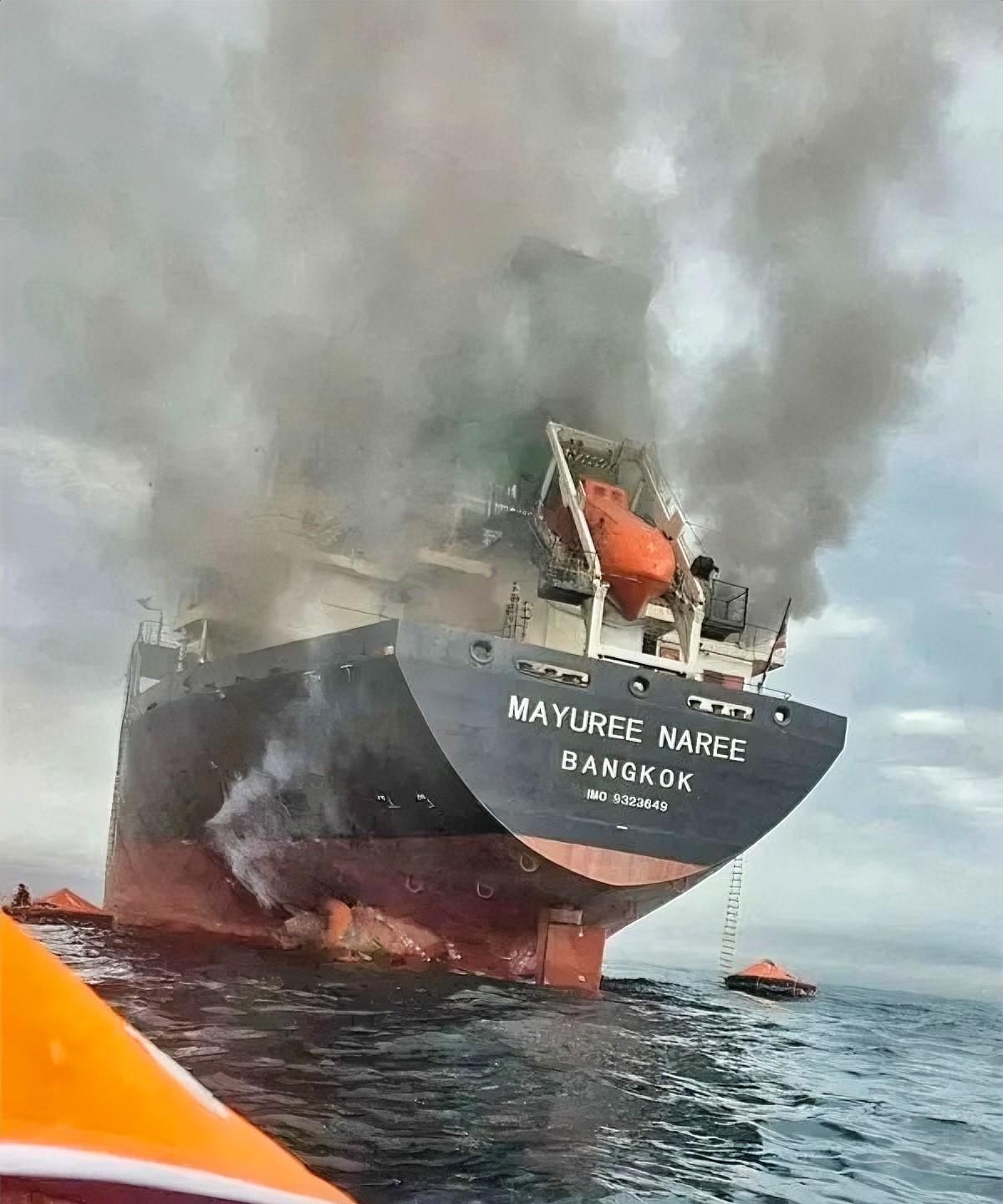 白宫彻底吵翻了！特朗普访华进入倒计时，却先撞上了一个足以改写他选举命运的生死抉择