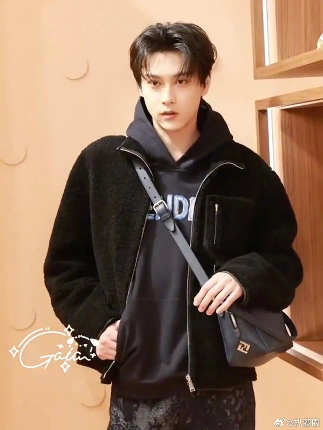 田栩宁FENDI上班 生图看着怎么样，感觉田栩宁胖了吧～