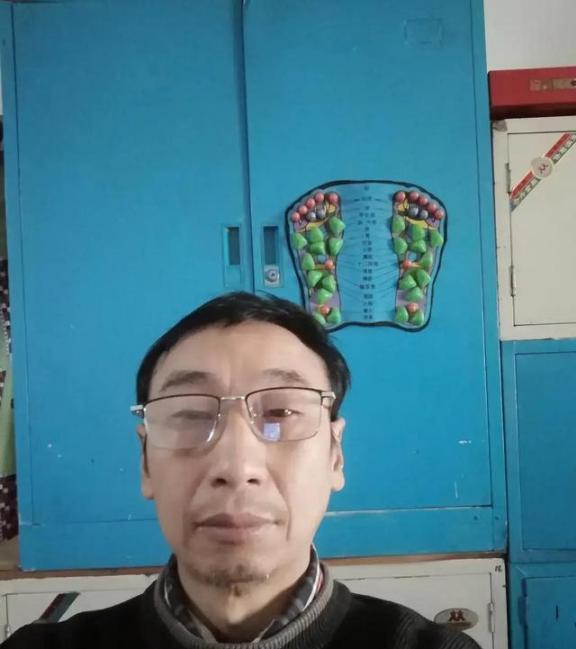 目前中国的两大问题，不是台湾问题，不是与美国的问题，也不是与日本问题，也不是负债