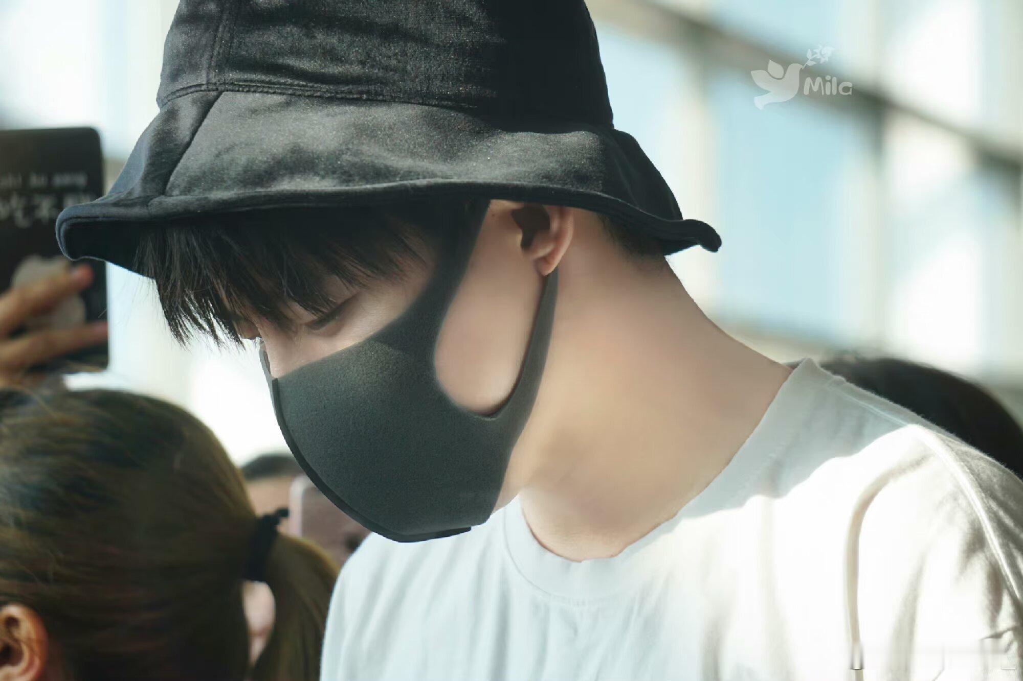 摩登兄弟 好可爱啊！好想捏他的脸