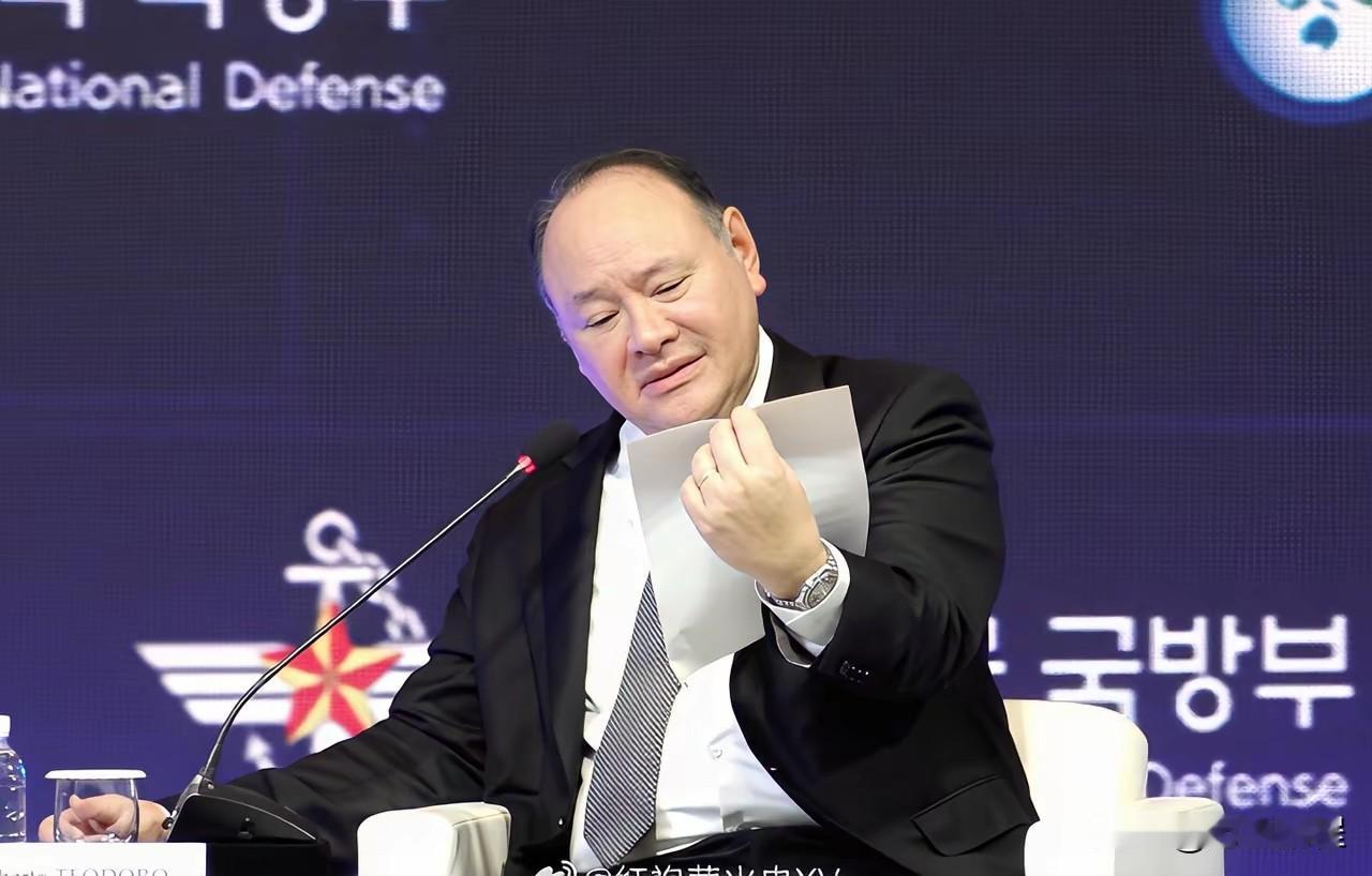看到这副嘴脸真的很气人，自己加戏演这么一出给世人看，跟菲律宾派人到南海挑衅中国一