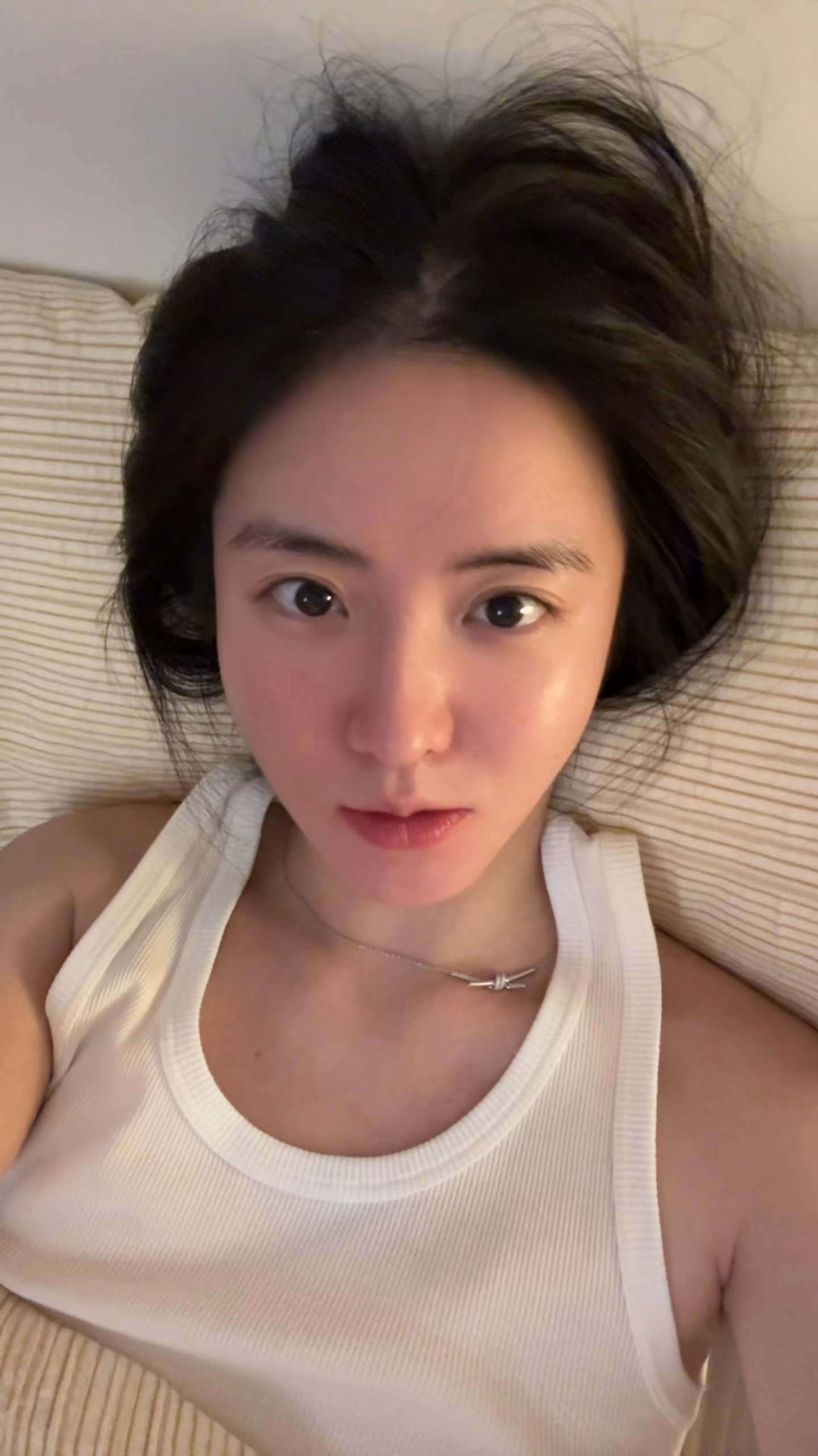 姐来广州只干一件事哈哈哈哈哈做了内眼线（美瞳线）快看呢！！！！姐妹们！！！！！我