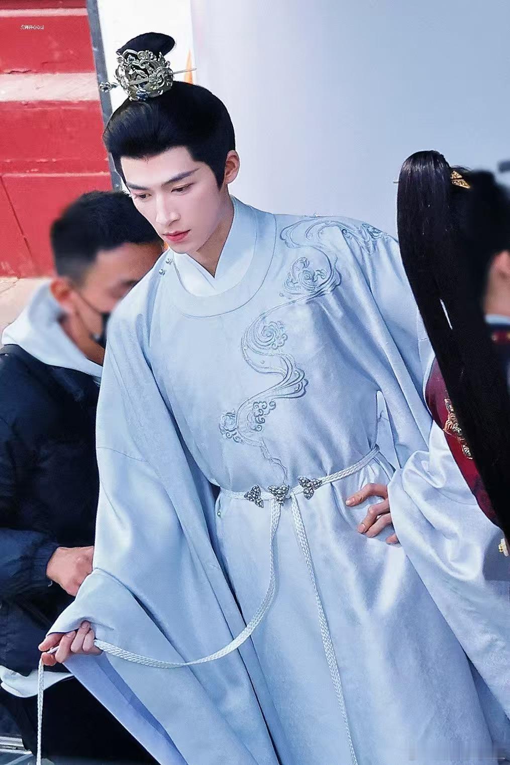 王星越略微出手白月光就回来了王星越古装免检王星越解锁新古装萧怀瑾，人设和扮相都很