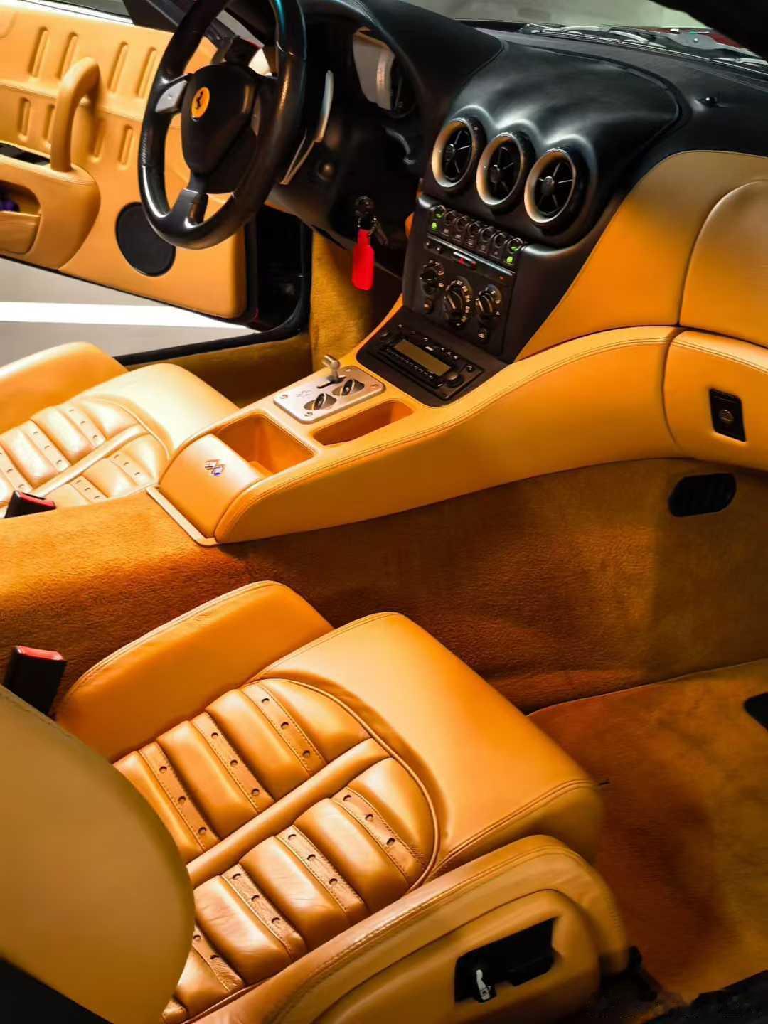 法拉利575M，稀缺车型、07年上牌，仅2万公里多，还是京牌车 