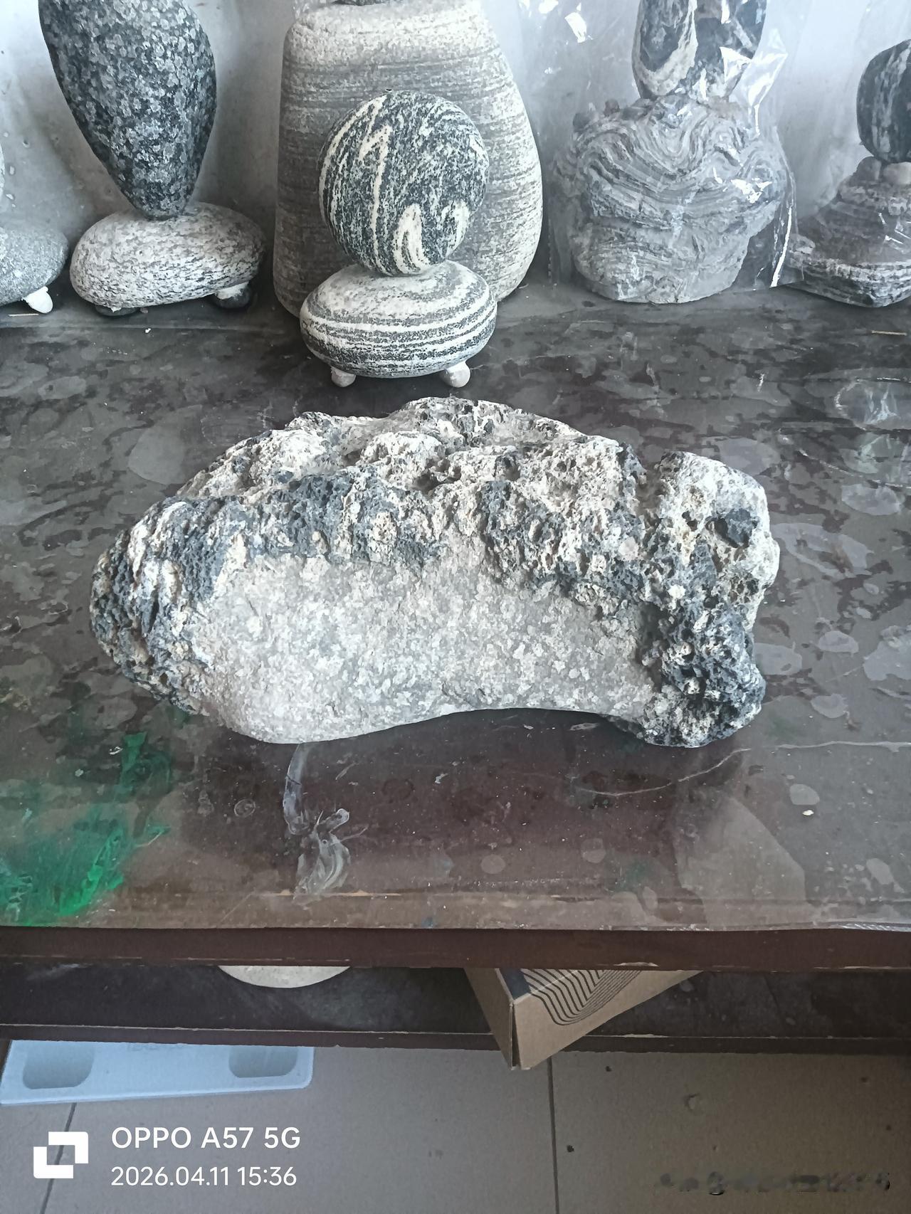 这方是什么陨石
重量：6200克