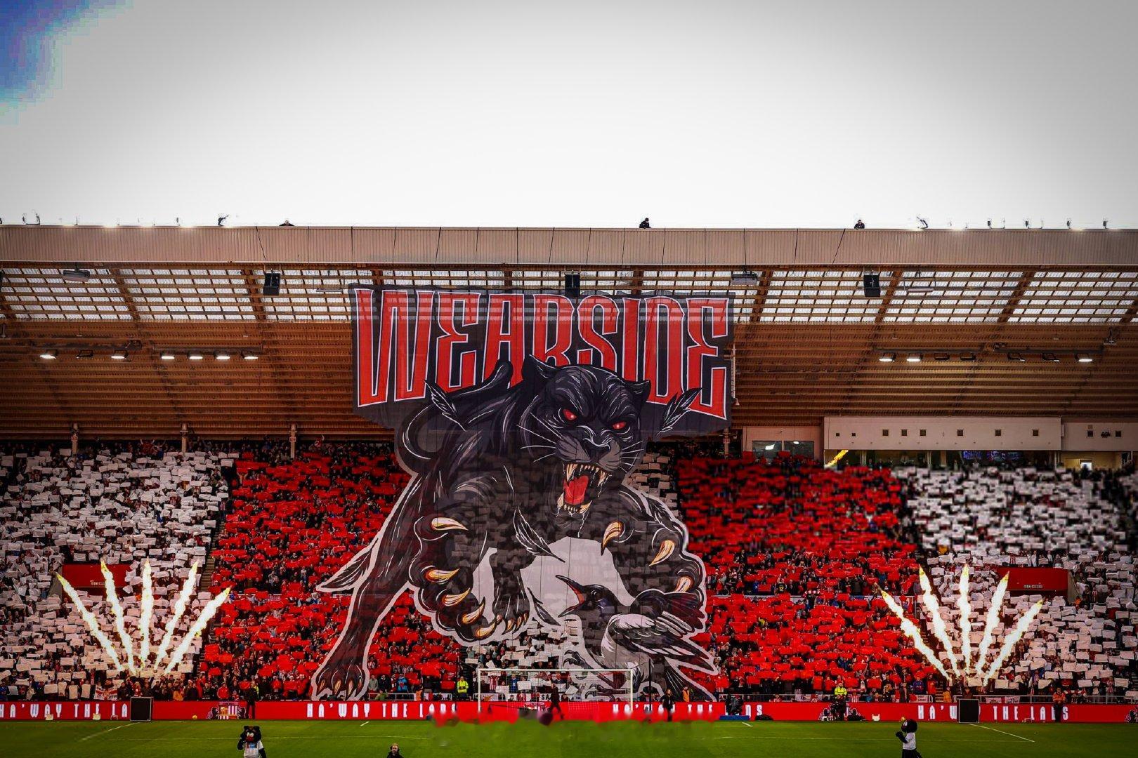 【黑猫大战喜鹊】英超泰恩威尔德比，俗称东北部德比，光明球场，桑德兰球迷拉起了一幅