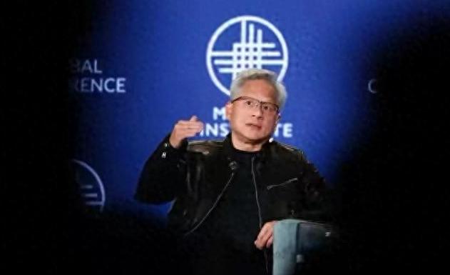 黄仁勋当场放狠话！中国不该获得英伟达最先进芯片，背后藏着三重真相。

当地时间 