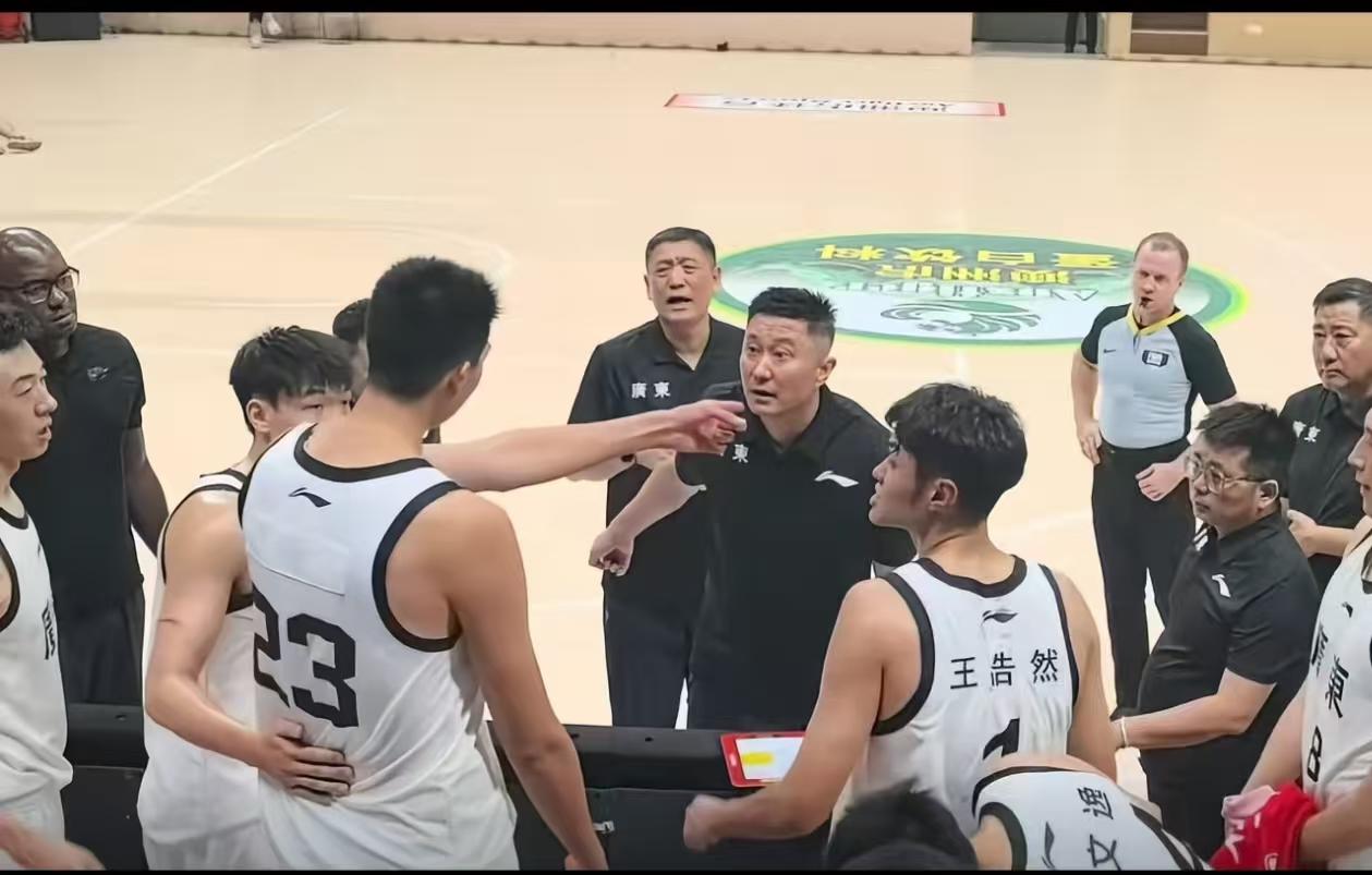广州压哨挺进附加赛，将上演广东德比，最大看点：徐昕战旧主
广州龙狮收官战13分不