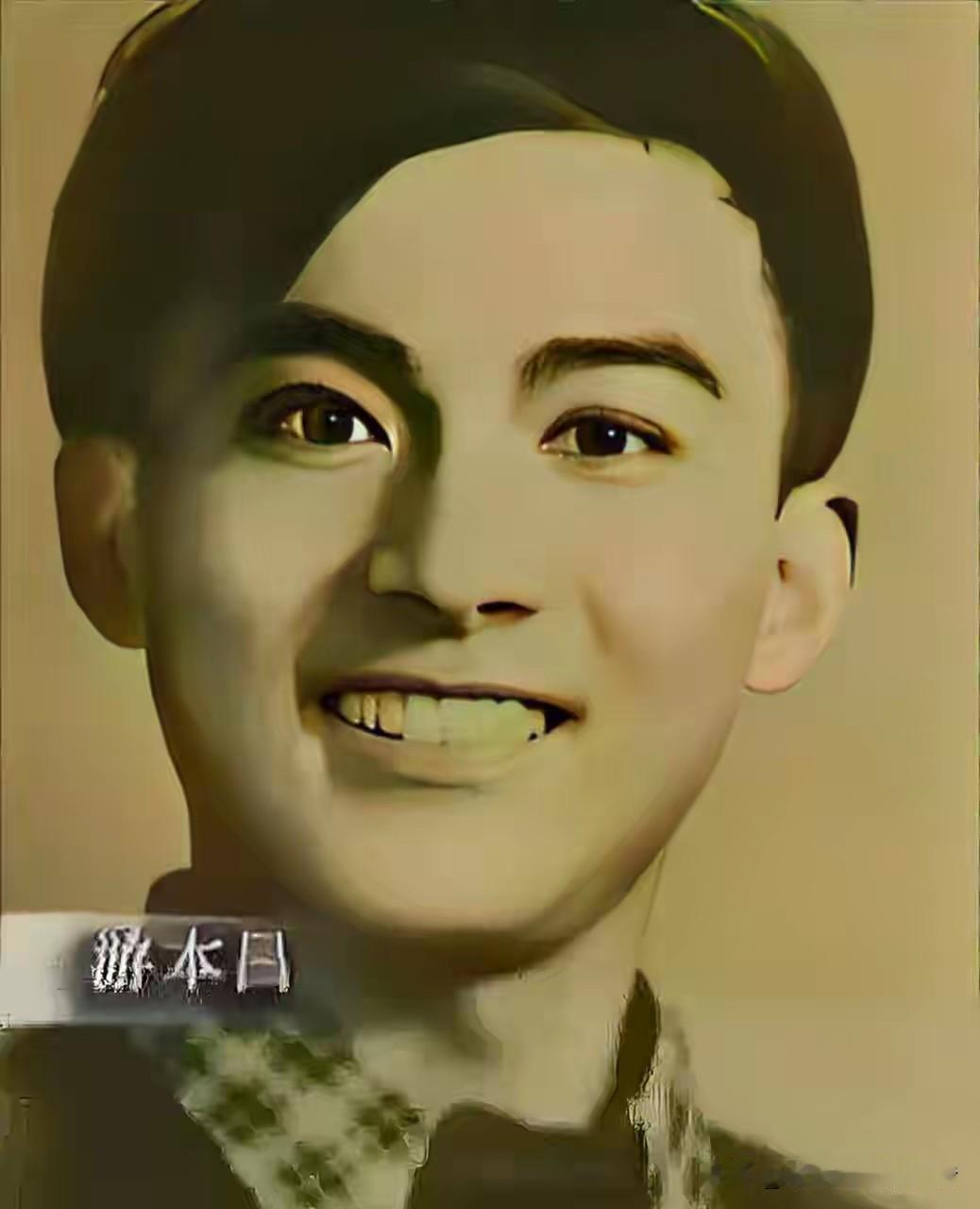 92岁的游本昌，在前不久做了一件轰动全网的事：他入党了。

2025年6月30日
