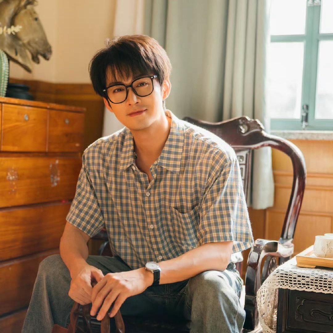 热干面养出来的世界冠军少年不是靠开挂逆袭成为的世界冠军，而是日复一日的训练，面对