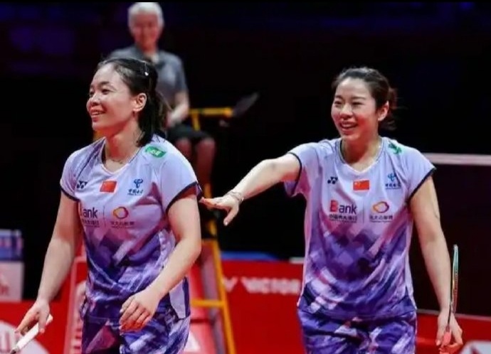 2025韩国羽毛球公开赛女双16强比赛，陈清晨和贾一凡的在女子双打1/8比赛中，