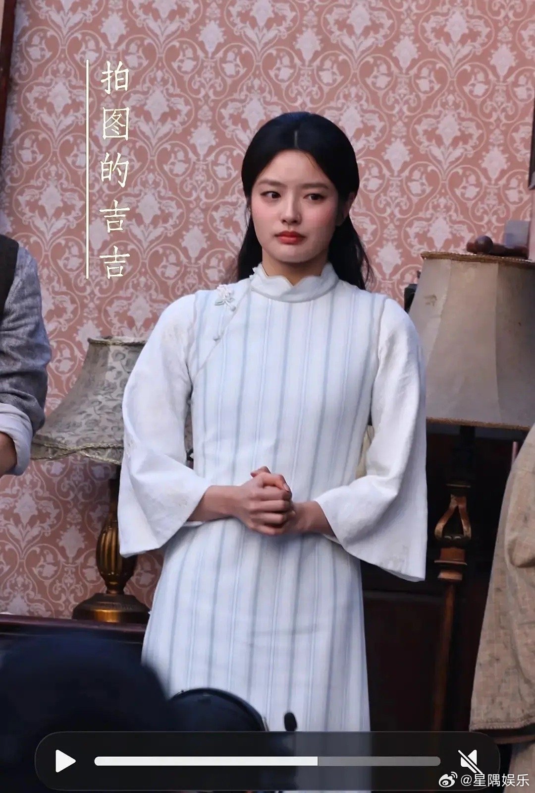 徐若晗生图，脸怎么越来越方了 