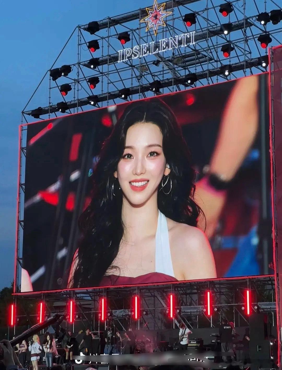 张元英柳智敏大屏美貌，谁赢了？ 