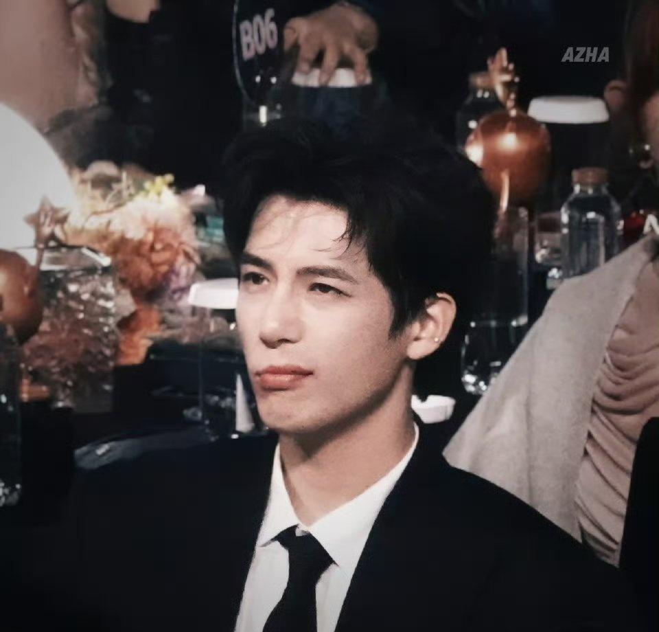 王安宇超话王安宇超话 你永远会走花路🌼
从选择出道
让大家遇到温柔热烈真诚浪漫