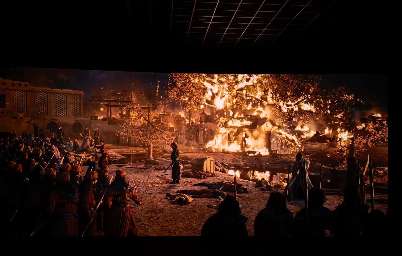 《镖人》突然杀出，被称为近十年武侠片之光，连徐克、王晶的金庸电影都黯然失色。
你