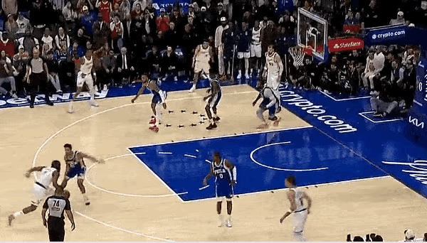 遗憾！哈登两次绝杀机会均未命中！在今天NBA常规赛快船对阵费城的第四节比赛最后时