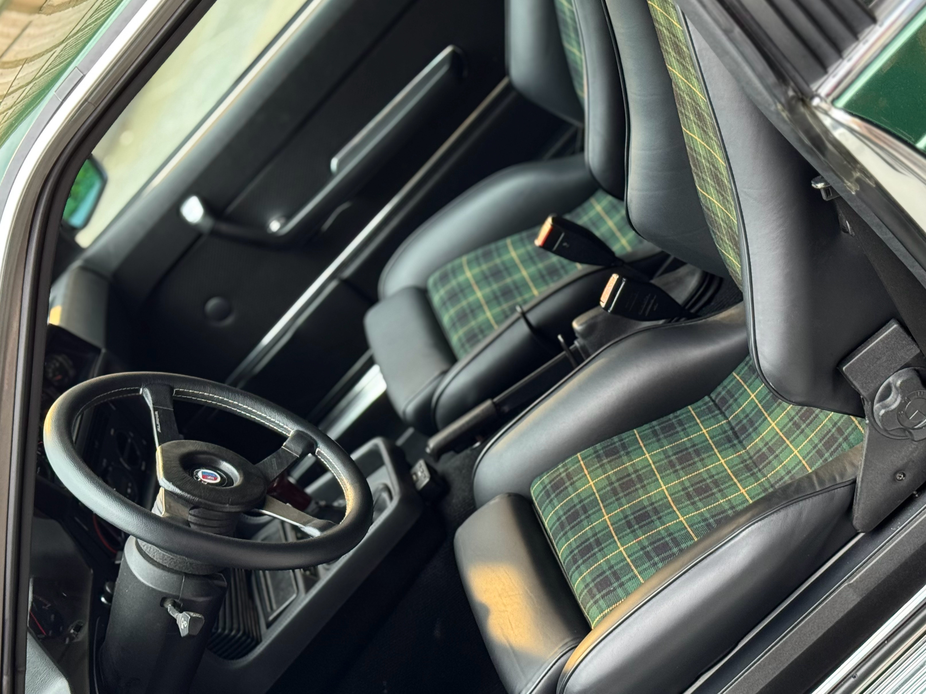 以 Alpina B7s turboAlpna B7Alpina Roadste