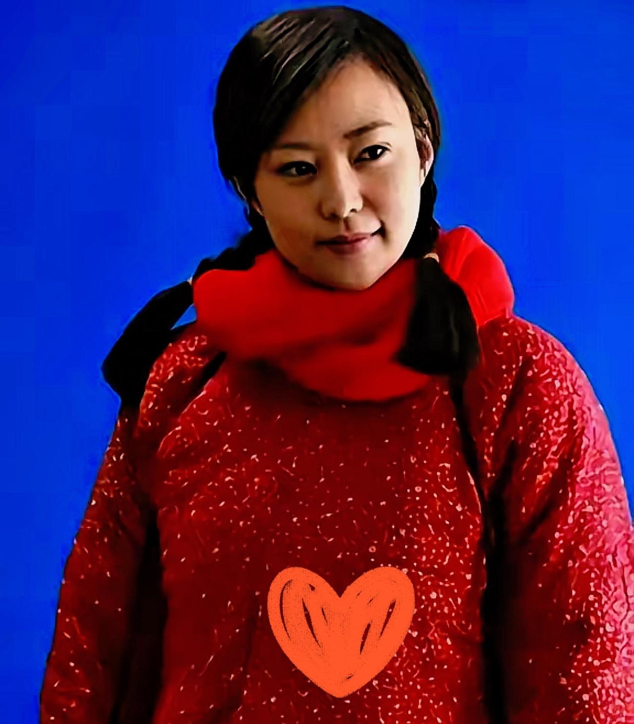 1971年，北京知青邵东平娶了地主家女儿。在新婚之夜，妻子问他：“东平哥，我家出