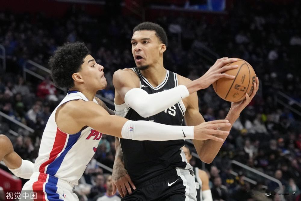 文班亚马16+12+10生涯首砍三双 马刺大胜活塞
北京时间1月11日，NBA常