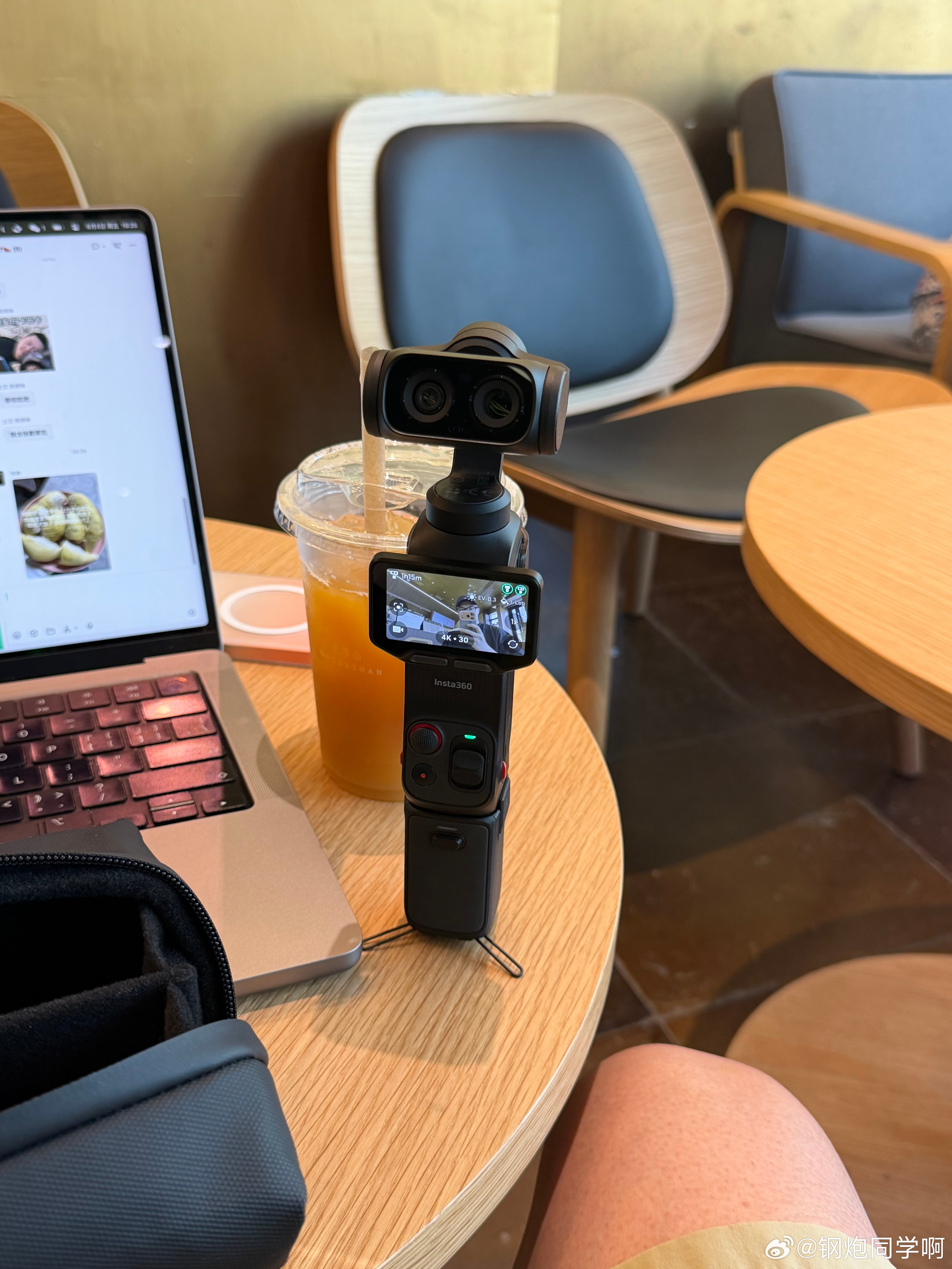 小玩意儿太可爱了就像个宠物把你盯着影石LunaUltra