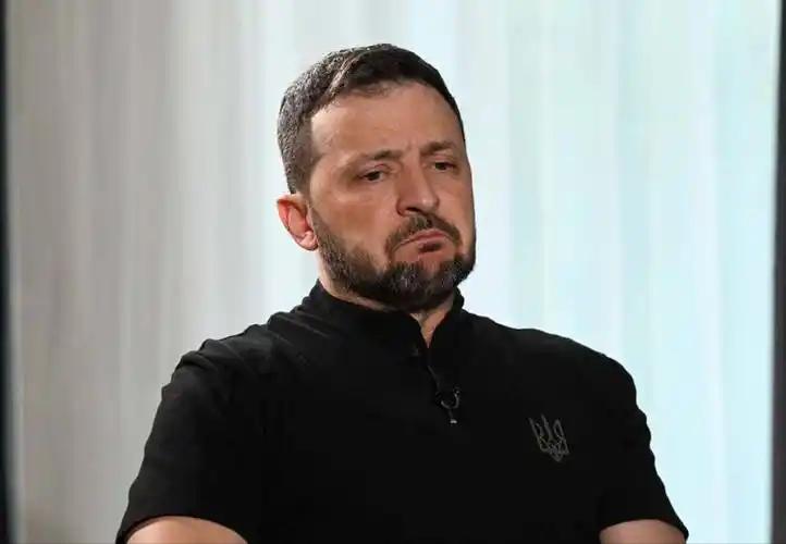 泽连斯基向全世界表明了自己的态度：乌克兰可以向俄罗斯投降，甚至乌克兰也可以不加入