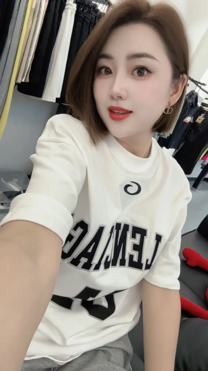 在店里快来找我买衣服