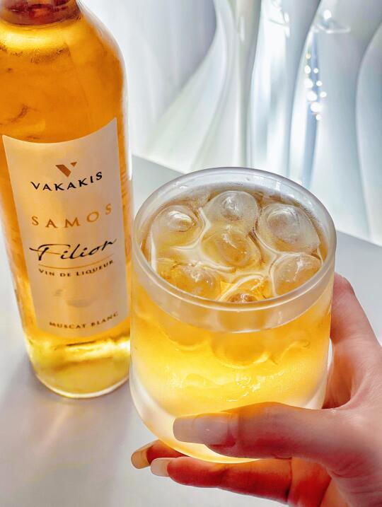 连法国人都进口配鹅肝的顶级甜酒 不到200r