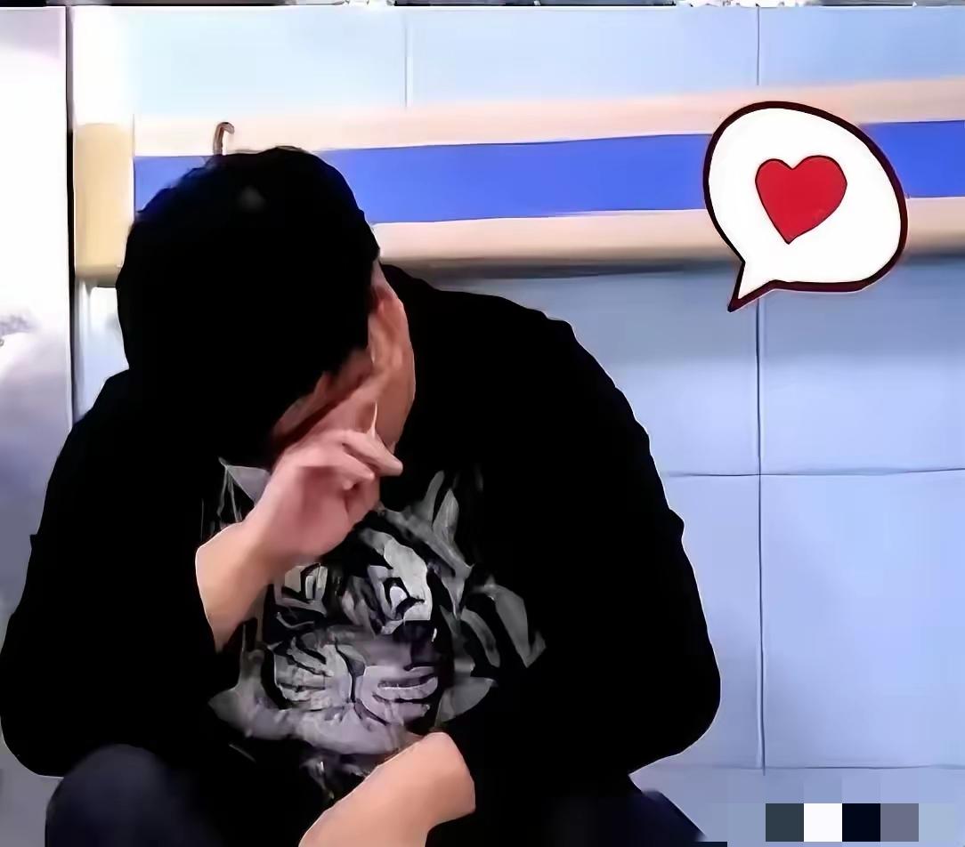 浙江一个大哥，房贷208万。他每月往银行卡里还9100块，雷打不动，还了整整9年