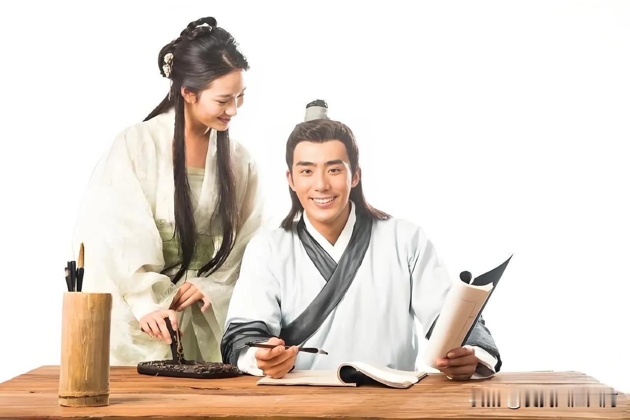 文/爱我大江大河
上联：春到使得林如茂，
下联：梅花不许叶先生。


     