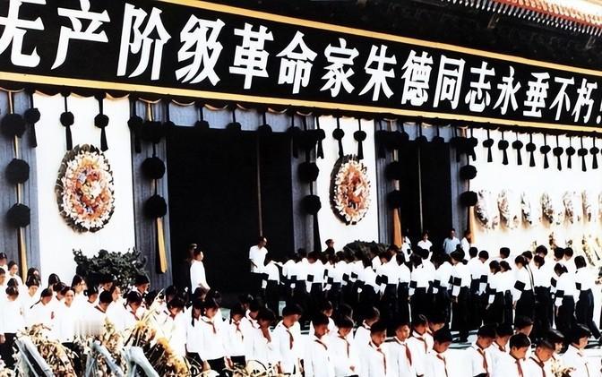 1976年朱老总去世后，家人在整理遗物时，竟然在他的日记中发现了一段50年前的私