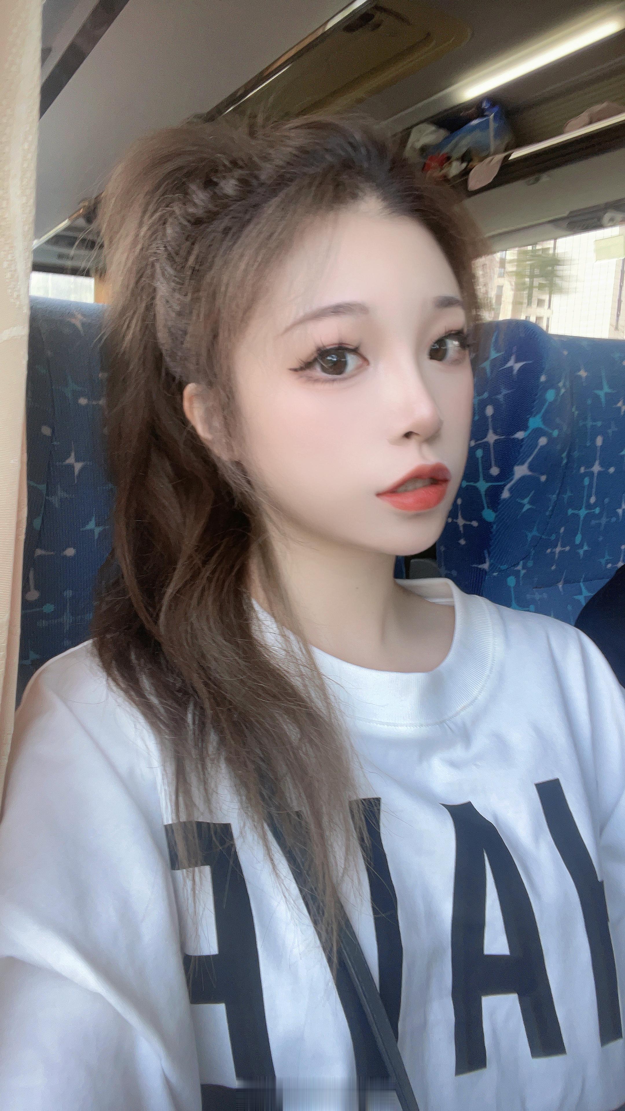 起了个大早去迪士尼!!![毕业帽] ​​​