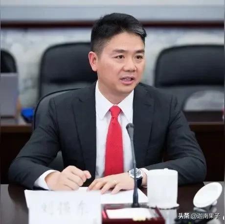 这才是最动人的知恩图报！刘强东揣76个鸡蛋500元上大学，功成名就后亿万反哺家乡