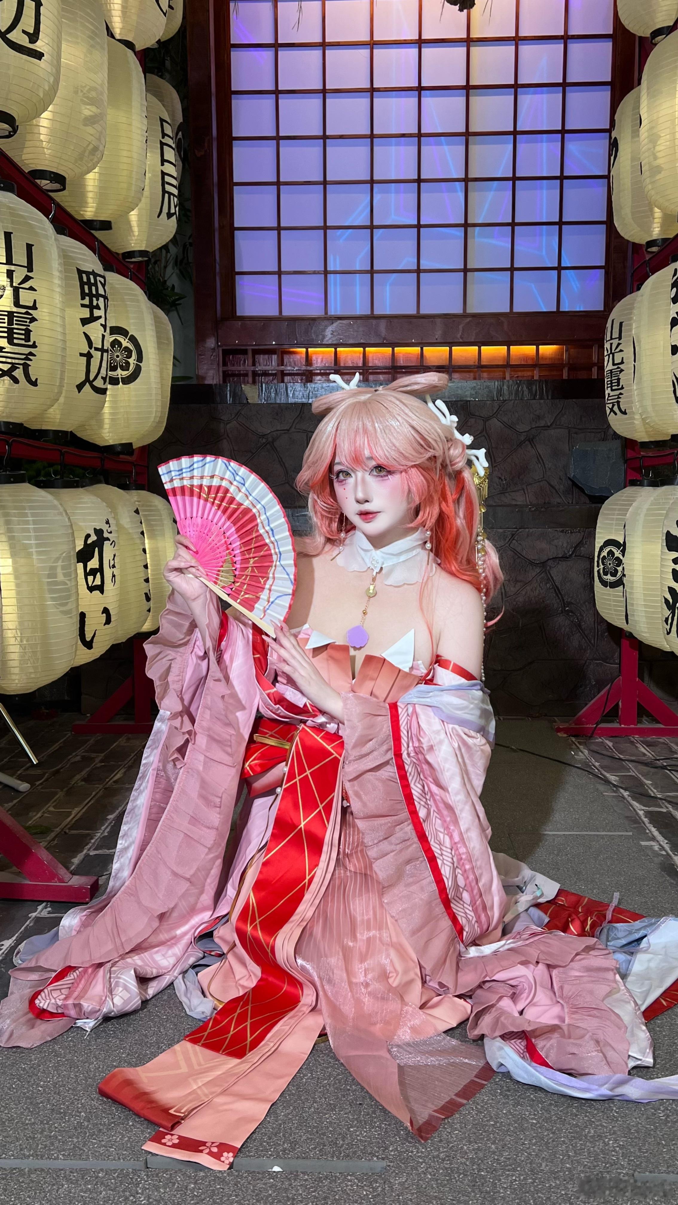 小金鱼coscosplay明日方舟羽生萌萌香