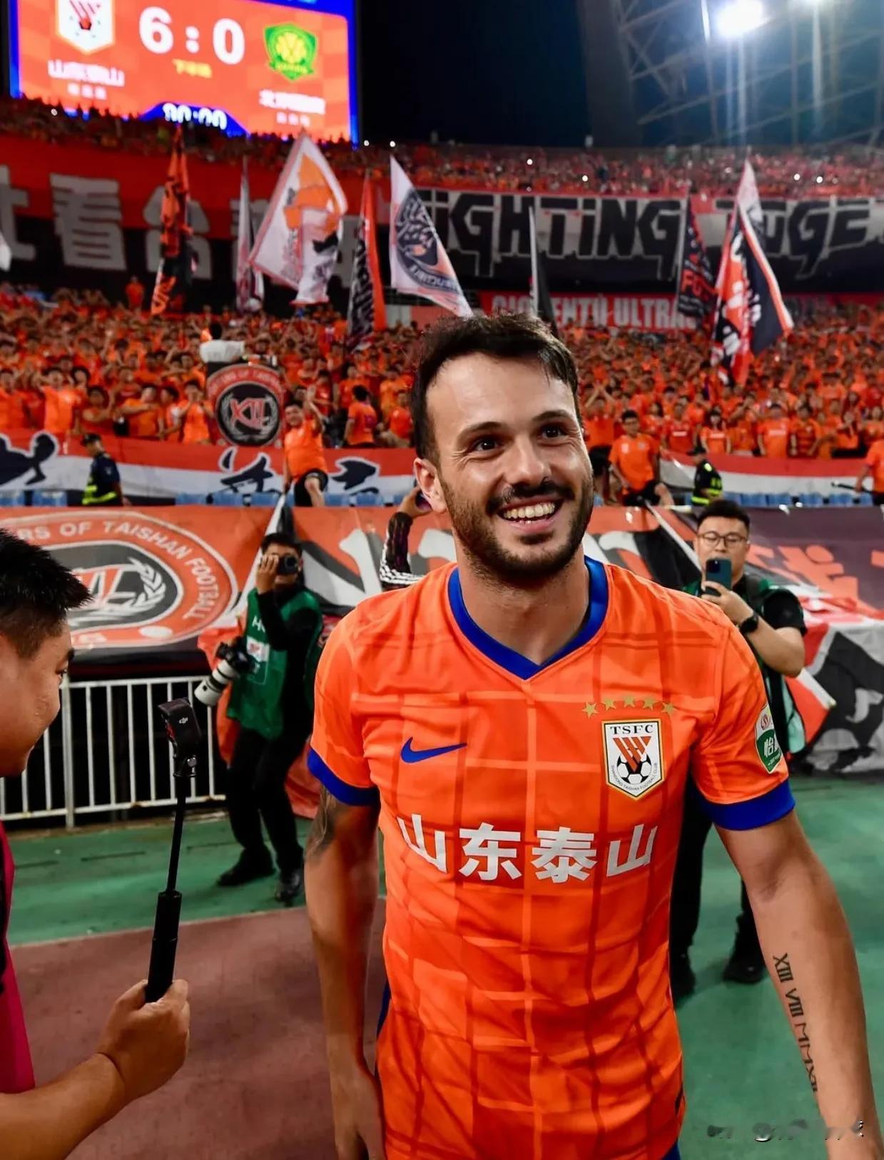 瓦科成为继李金羽和克雷桑之后，第3位上演大四喜的泰山球员。
1，2006赛季，山