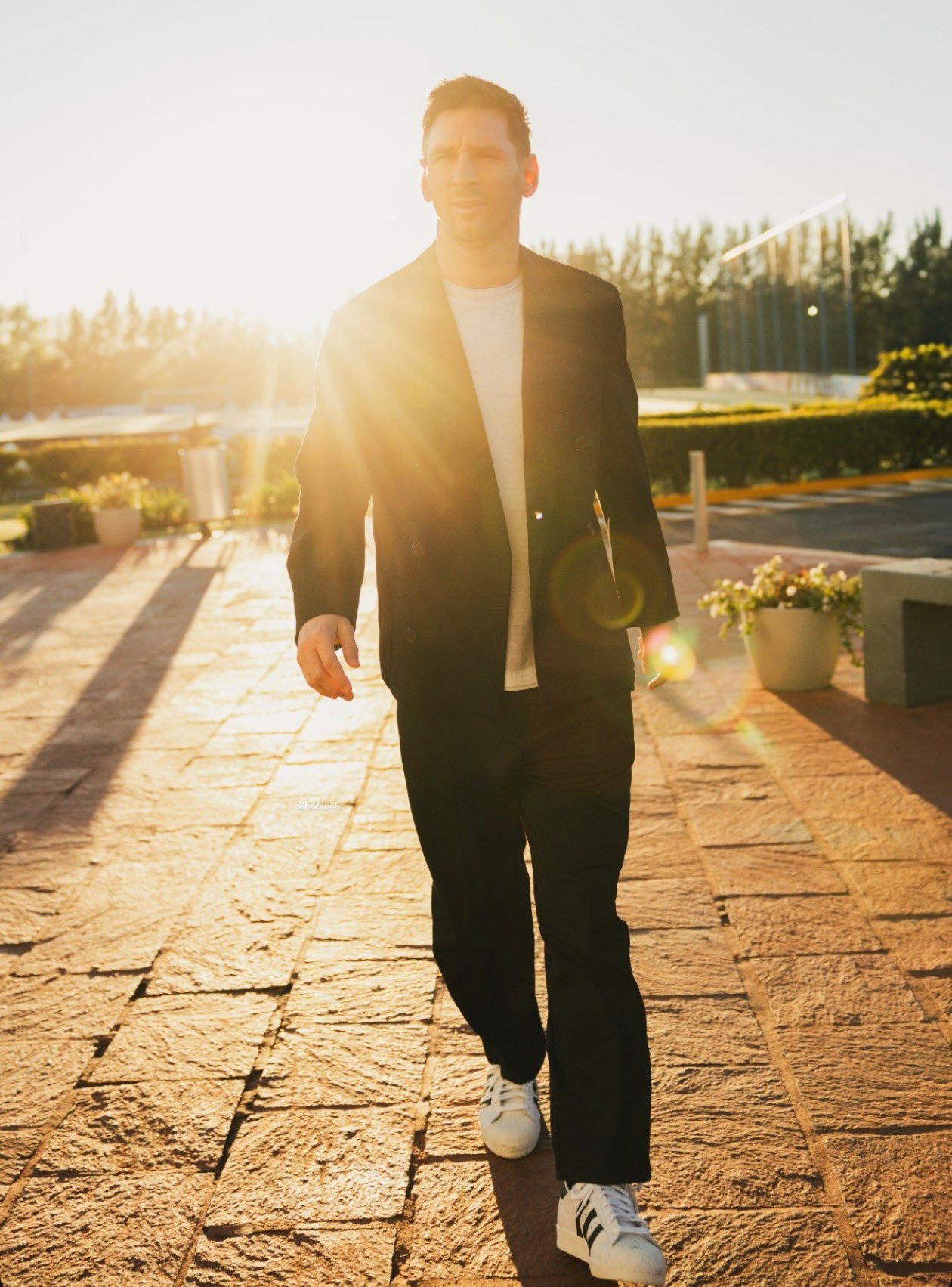 拍的真好沐浴在阿根廷的阳光下的小梅梅西